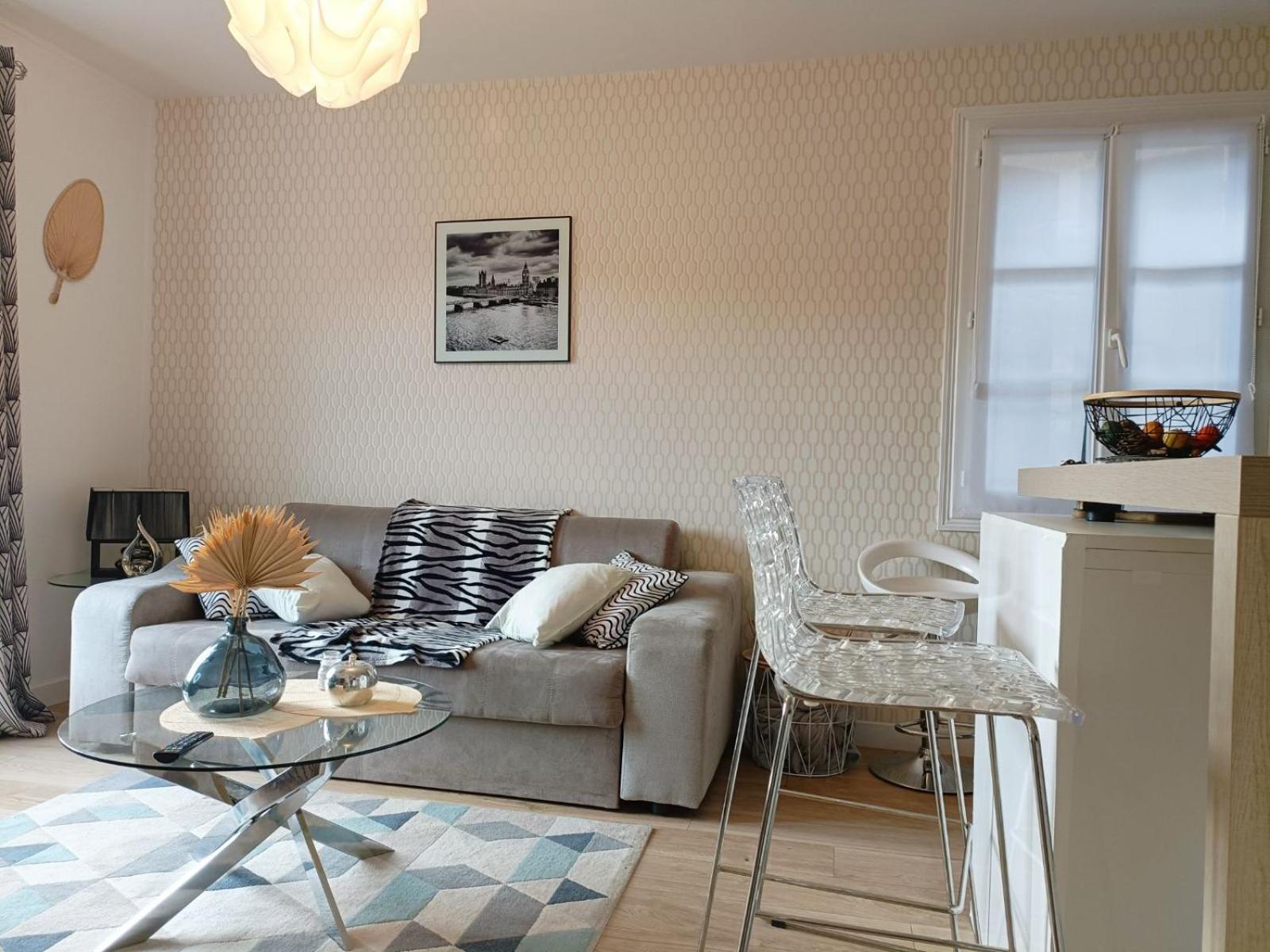 Appartement Design Avec Piscine 디뉴레뱅 외부 사진